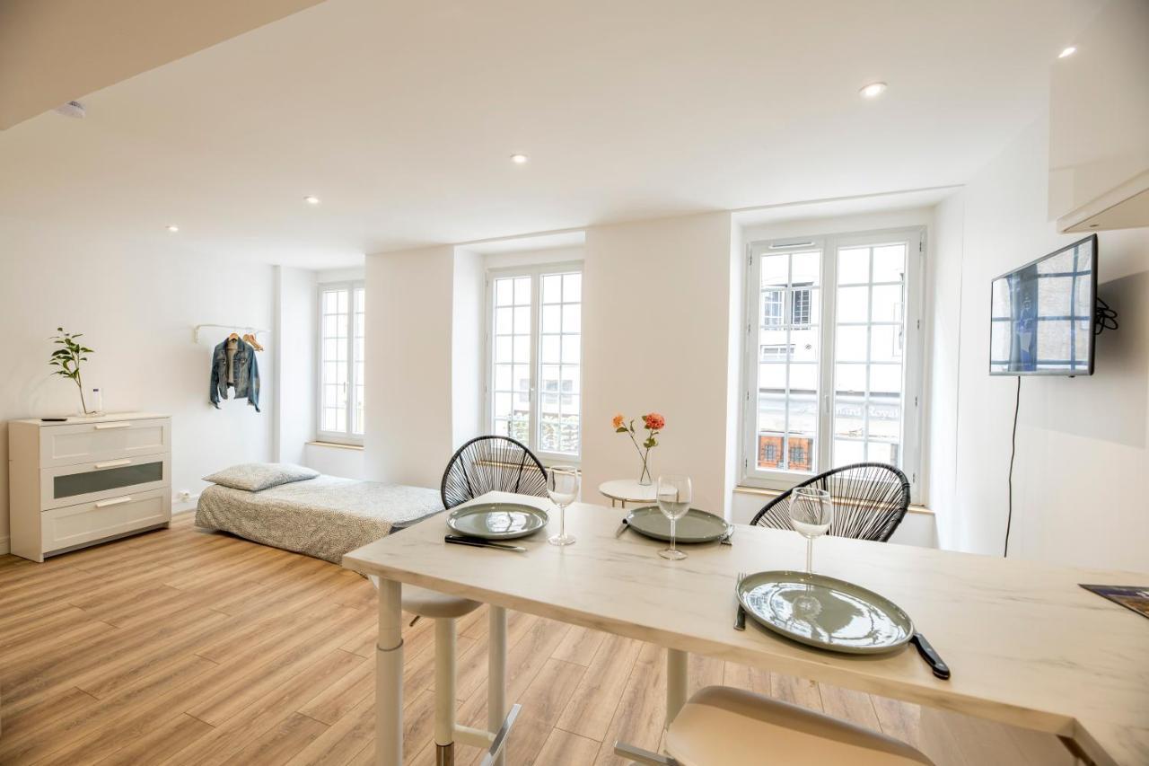Quartier Du Chateau, Superbe Appartement Avec Parking Pau Extérieur photo