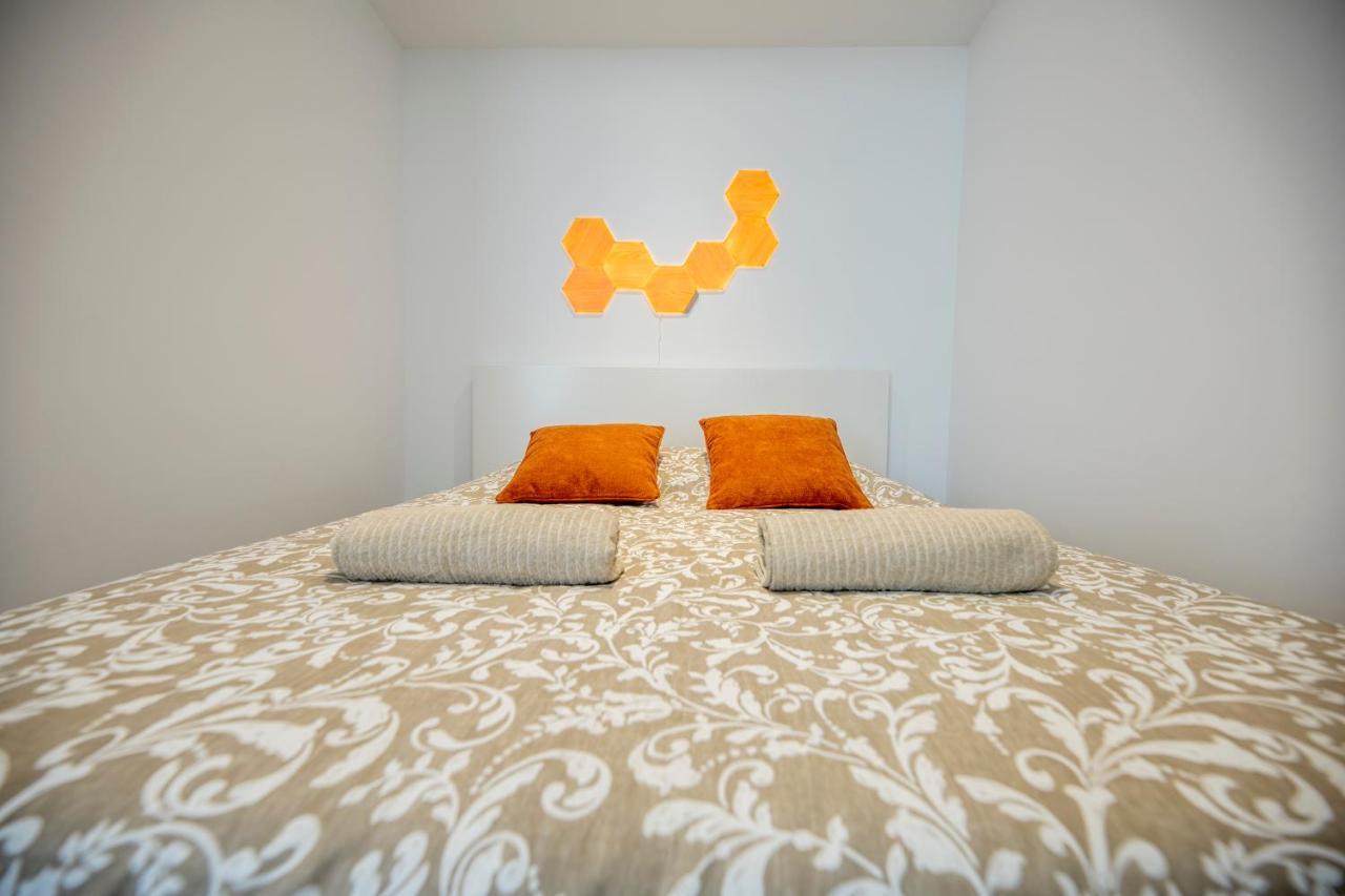 Quartier Du Chateau, Superbe Appartement Avec Parking Pau Extérieur photo
