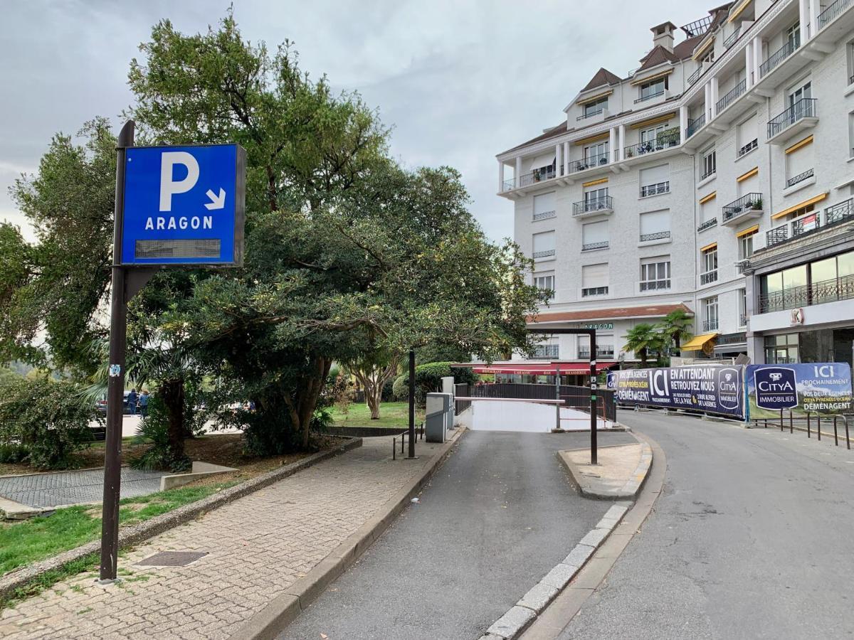 Quartier Du Chateau, Superbe Appartement Avec Parking Pau Extérieur photo